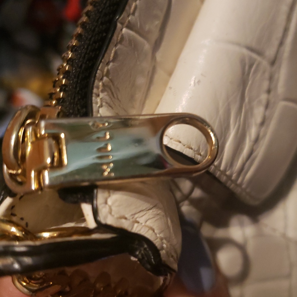 Milly Embossed Cream Lambskin Bag - Picture 5 of 10
